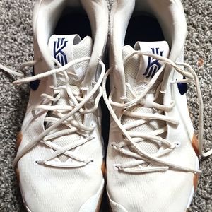 Nike Kyrie 4 uncle drew